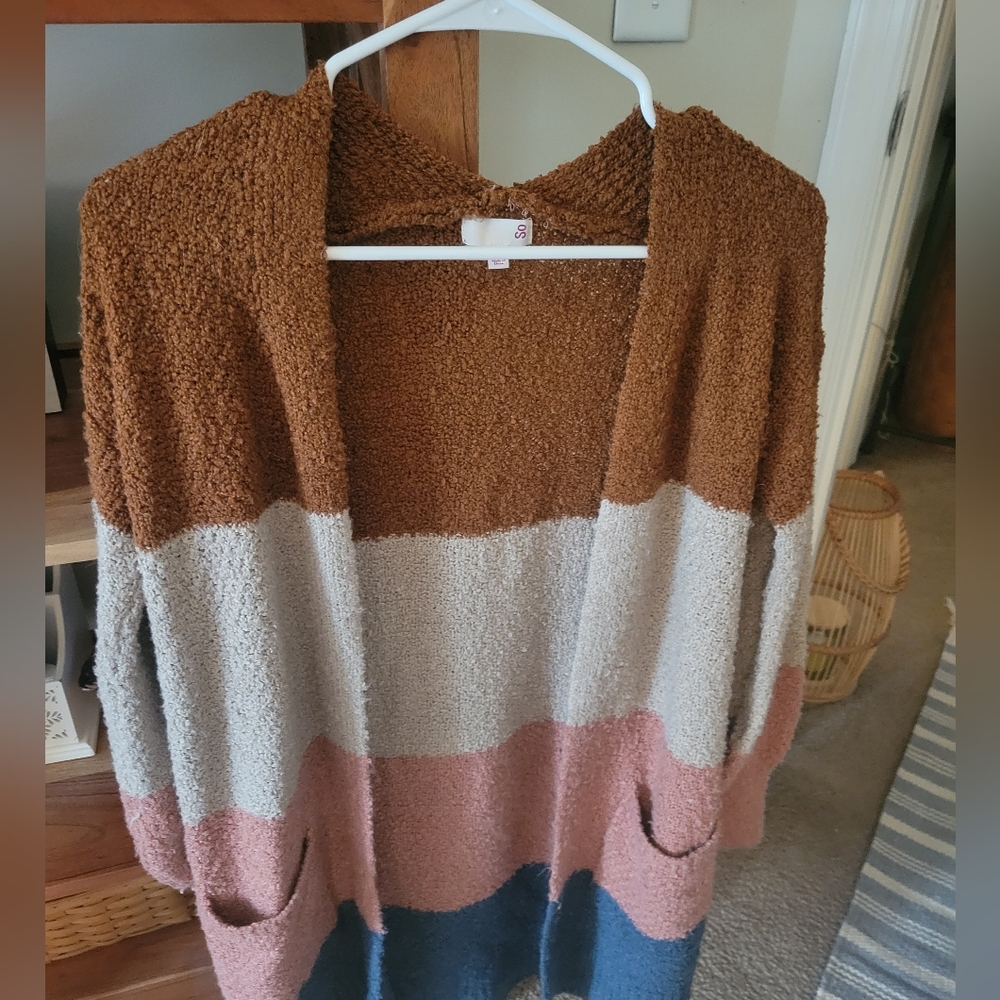 Cardigan - Picture 2 of 3